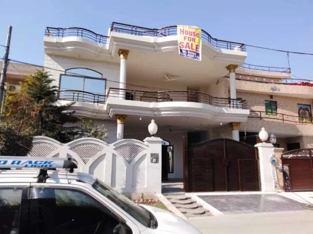 Excellent 12 Marla house owner self constructed Lahore Johar Town ID 16134