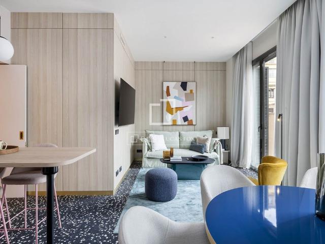Excellent 2 Bedroom apartment with 48m² terrace for rent in Eixample Right