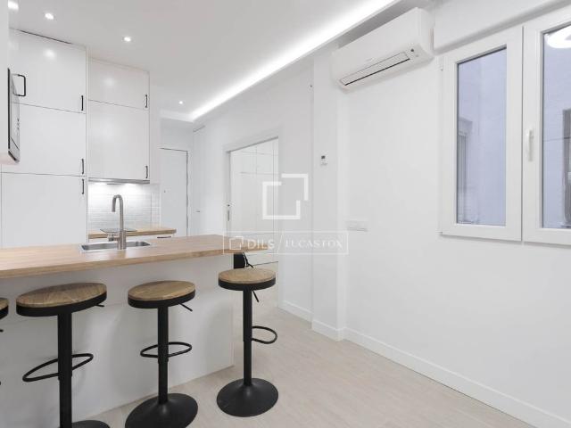 Excellent 2 Bedroom apartment for rent in Recoletos, Madrid