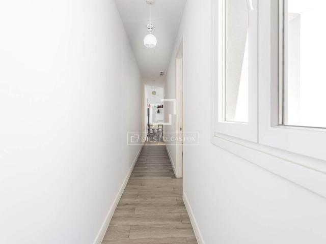 Excellent 2 Bedroom apartment for rent in Sol, Madrid