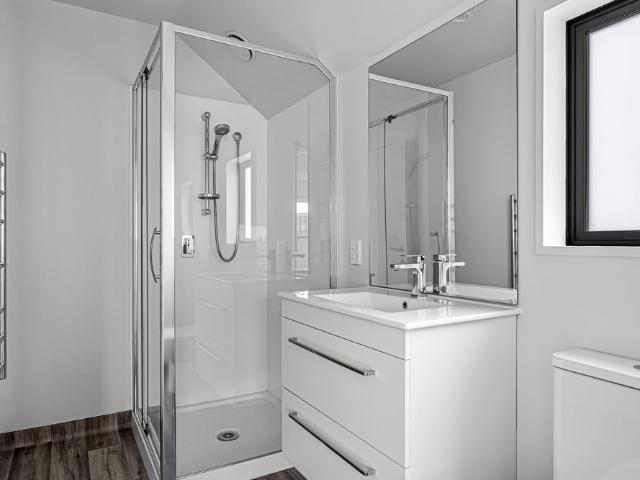 Excellent 2 bedroom Standalone