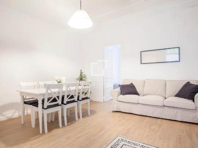 Excellent 4 bedroom apartment for rent in El Carmen, Valencia