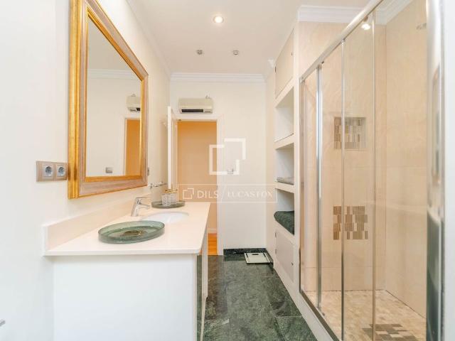 Excellent 4 bedroom apartment for rent in Gran Vía, Valencia