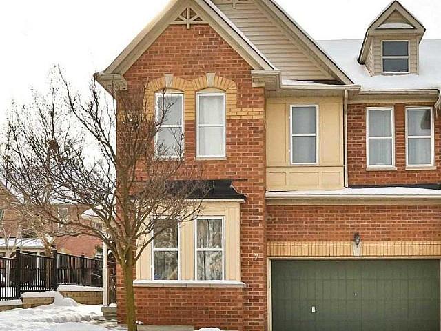 Excellent Convenient Location. Corner Unit Townhouse With