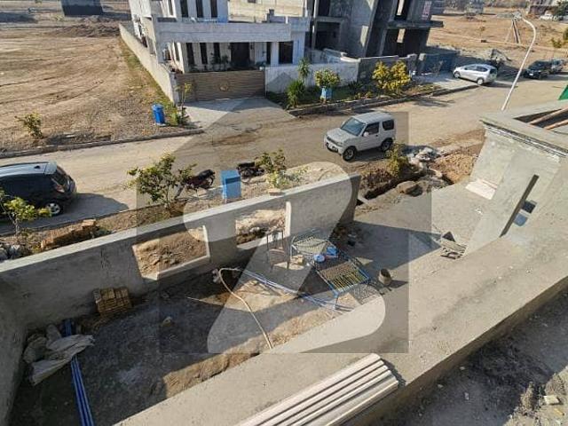Excellent Corner | Solid | Heighted | 50x90 Kanal | Sun Facing