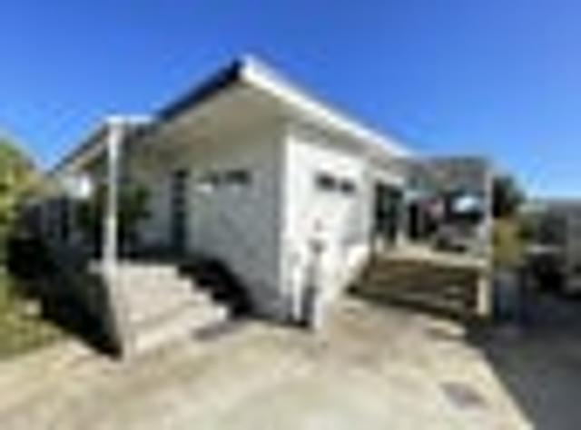 Excellent Dual Property listed for 1st time!