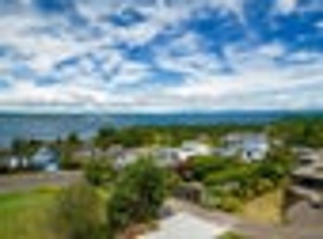 EXCELLENT Lake Views