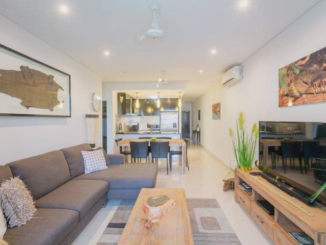 EXCELLENT RETURNS ON THIS BEAUTIFUL CITY APARTMENT