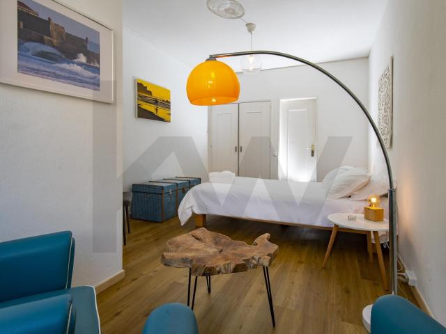 Excellent T1 Fully Renovated and Furnished in Junqueiro Carcavelos