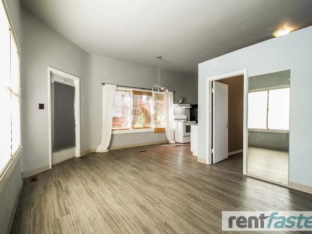 Excellent UA 1 bdrm renovated. LOFT MAIN FLR. Garneau