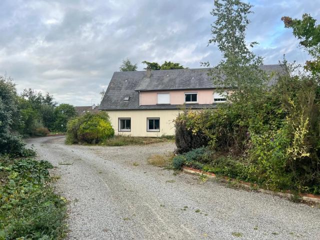 Excellente maison de 6 chambres à vendre à Vautorte Pays de la Loire, France
