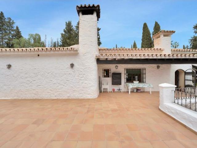 EXCEPCIONAL VILLA EN VENTA EN UN ENTORNO TROPICAL