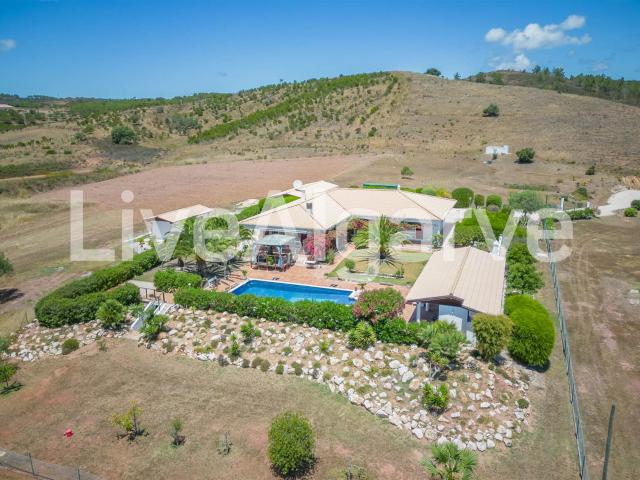 Excepcional | Villa Rural de Luxo T4 à Venda em Bensafrim –. 514m² Bensafrim e Barão de São João
