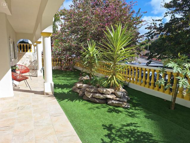 Espaçoso Apartamento T0 em Carvoeiro, Algarve, Lagoa, Carvoeiro