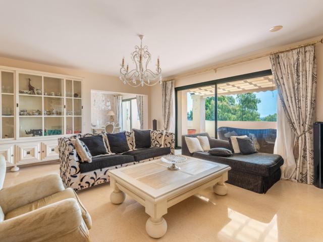 Excepcional ático dúplex de 4 dormitorios en Capanes del Gol. 396m² Benahavís
