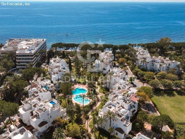 Excepcional ático dúplex en Alhambra del Mar, en la Milla de Oro de Marbella