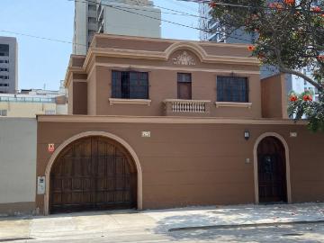 ¡Excepcional Espacio Comercial en Miraflores!