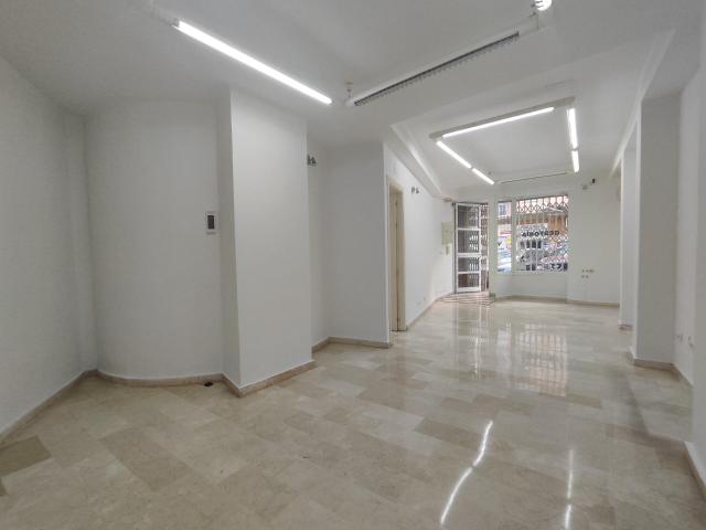 Excepcional local de 161m2 en la zona de Camino de Suárez
