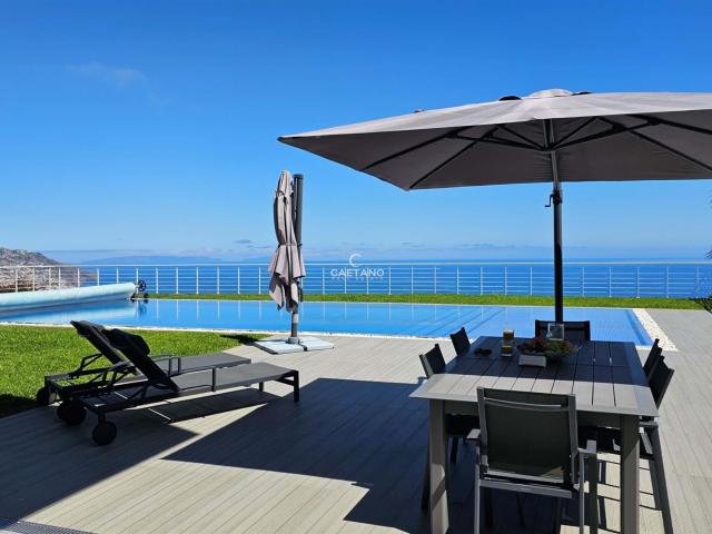 Excepcional Moradia de Luxo com 4 Suites Vistas Deslumbran. 748m² Santo antónio funchal