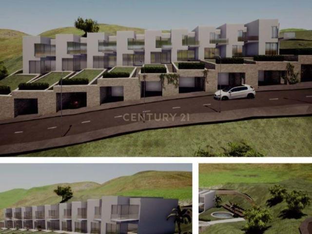 Excepcional Solar en Rincón de la Victoria con Proyecto Aprobado para Viviendas y Adosados