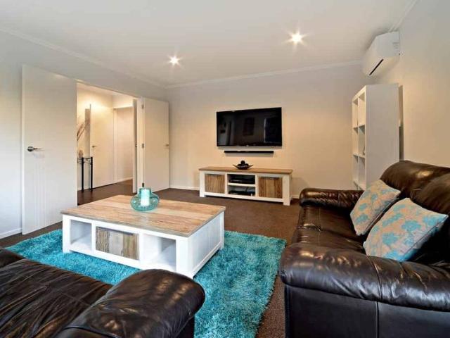 Exceptional 5 Bedroom Family Home Mission Heights Primary & Junior College Zone