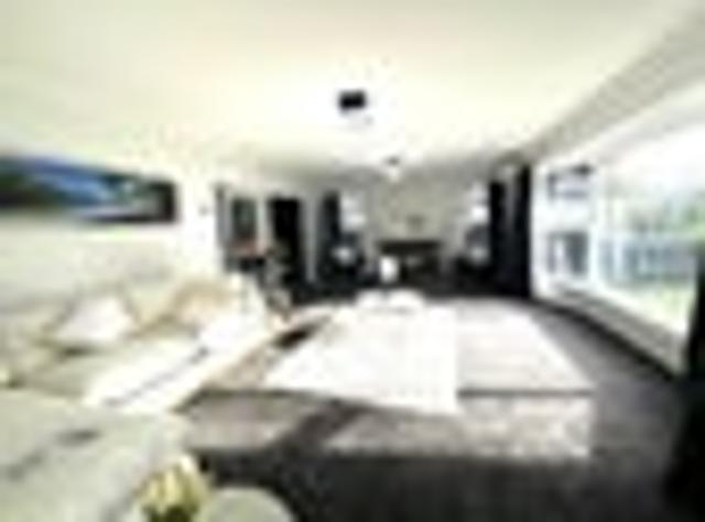 Exceptional 6 Bedroom Investment in Prime Location