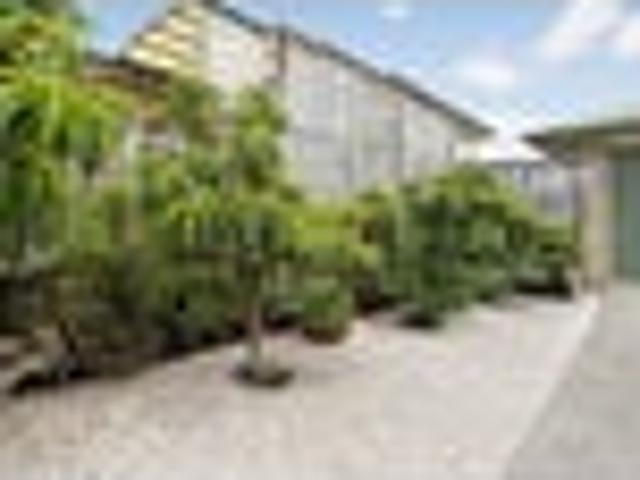 Exceptional 3 Bedroom Home with Double Interna.