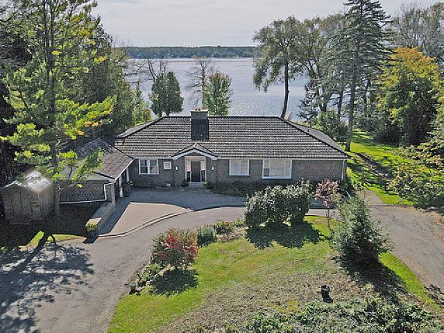 Exceptional Waterfront Property With Panoramic Views