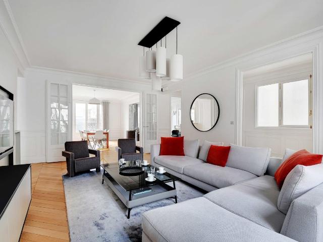 Exceptional apartment Victor Hugo, Paris Amsterdam Apartments for Rent