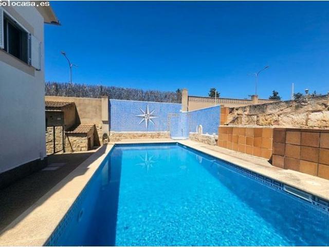 Exceptional Detached Corner Villa with Swimming Pool and Prime Location