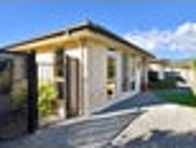 STUNNING HOME WITH GREAT OUTDOOR LIVING