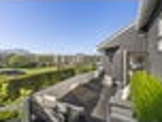 EXCEPTIONAL FAMILY LIVING WITH PARK VIEWS