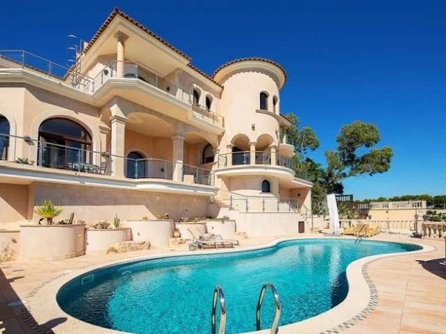 Exceptional first line villa in Sol de Mallorca with outstanding sea views