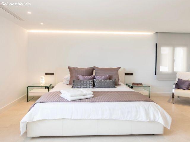 Exceptional fully refurbished duplex located in the prestigious Marina of Puerto Banús, offering stu
