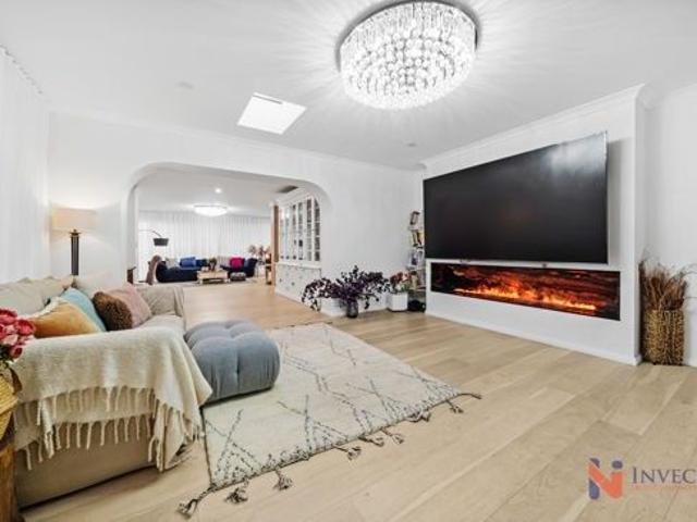 Exceptional Investment Opportunity | 2 Endsleigh St Now for Sale!