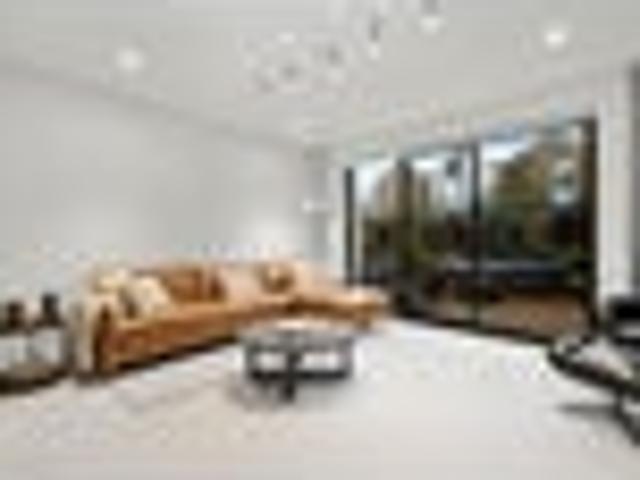 Exceptional Location, Executive Living