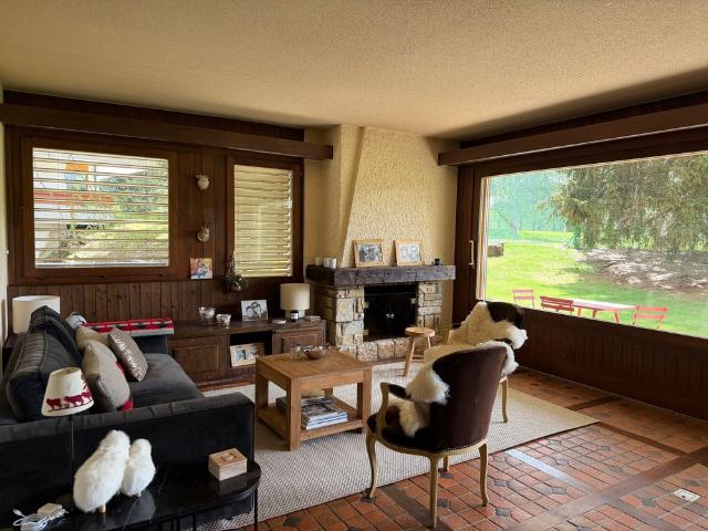 Exceptional location for this 4.5 room apartment on the golf course