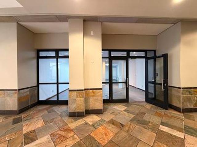 exceptional retail opportunity | por.