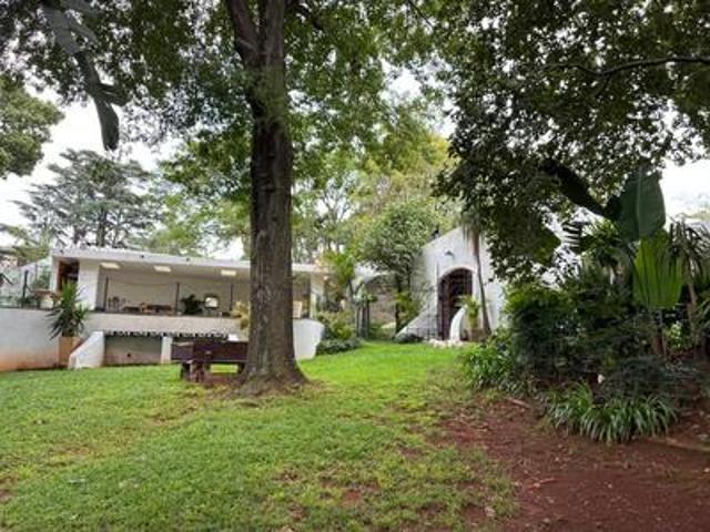 exceptional single storey family res.