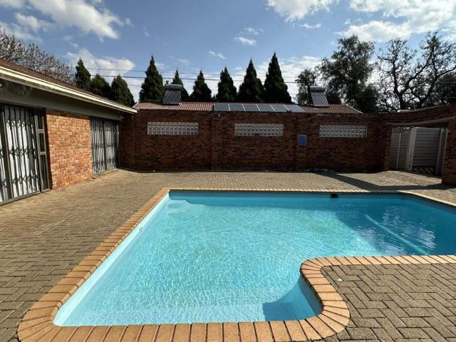 Exceptional Student Accommodation Investment Opportunity! Just 2.2 km from the University of the Fre