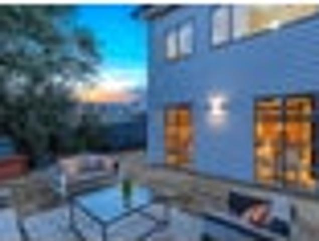 Exceptional Supersized Home – Westlake Zone