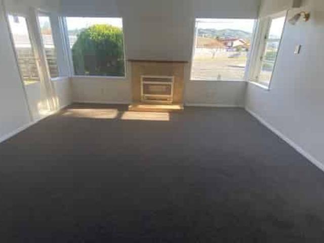 EXCEPTIONALLY PRESENTED 3X BEDROOM HOME