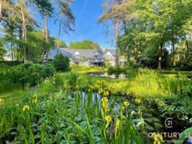 Exceptionele onderhouden villa op parkdomein van ca 11.600m²