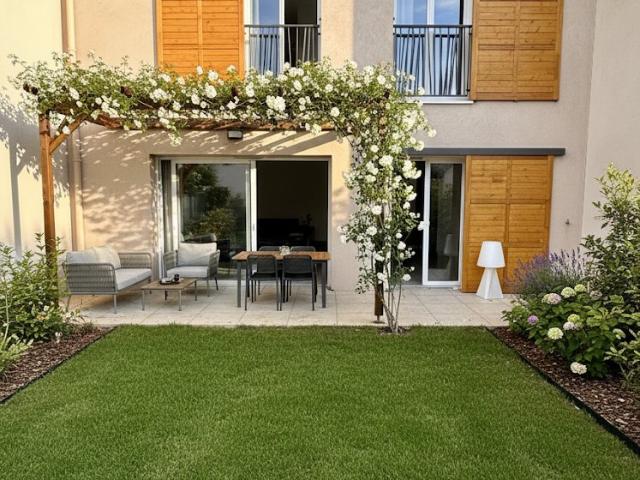 EXCEPTIONELLE MAISON INTIMISTE AUX PORTES DE CHATEAU GOMBERT 4 pièces, 100 m²