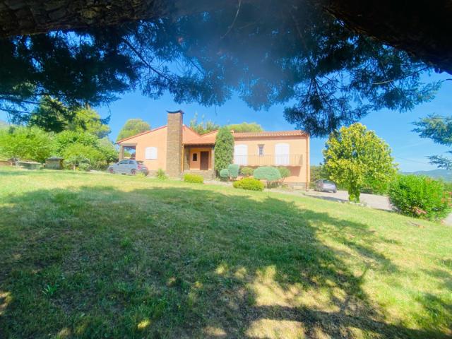 EXCEPTIONNEL À CÉRET Maison de caractère de 150 m2 sur 5 0