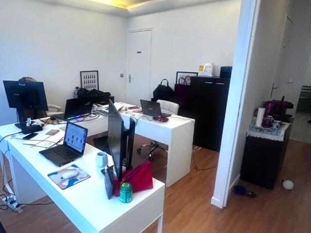 Exceptionnel, appartement 3PP parking usage professionnel 44,43