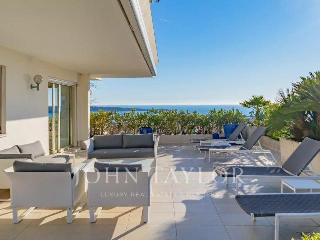 Exceptionnel Appartement d'angle avec vaste terrasse 163m² Cannes