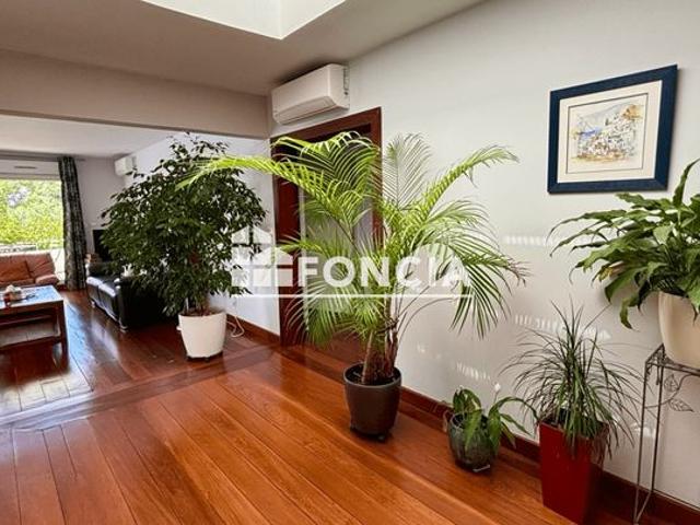 Exceptionnel appartement f5 au coeur d'un domaine privé verdoyant
