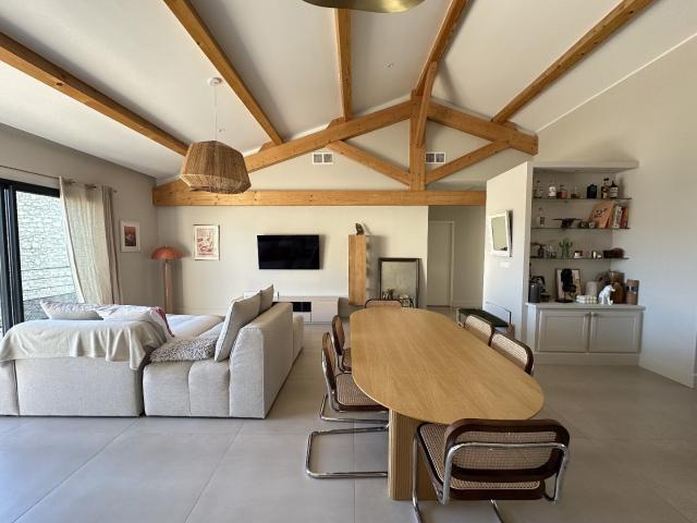 EXCEPTIONNEL – APPARTEMENT T4 DERNIER ÉTAGE AVEC TERRASSE EN CŒU