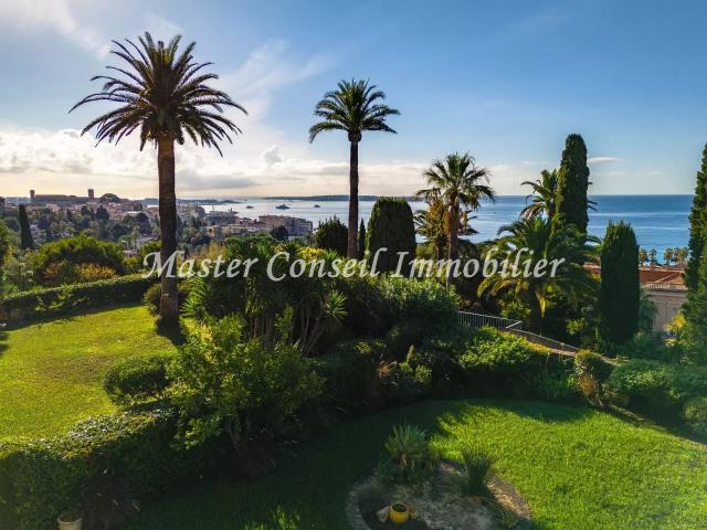 EXCEPTIONNEL Appartement Unique de 170M² VUE MER + 270M² d'Ext